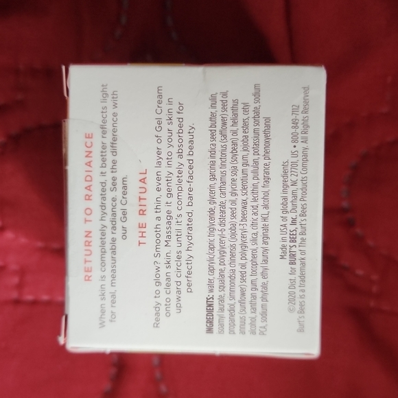 Burt's Bees Truly Glowing Gel Cream - Picture 3 of 4